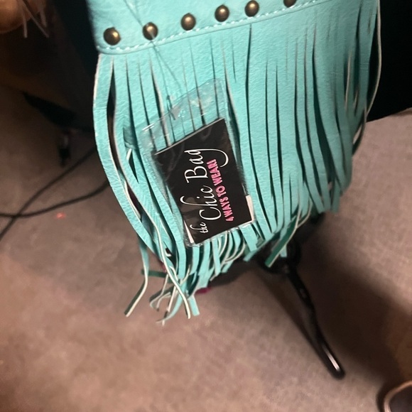 NWT leather purse small fringes and chain strap that’s removable - Picture 6 of 8